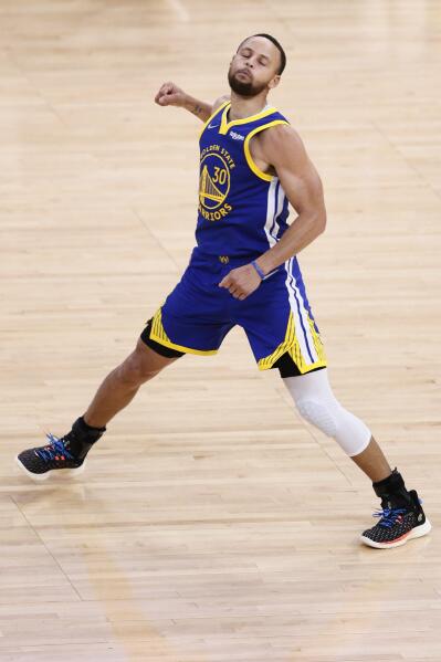 Stephen Curry earns sociology degree from Davidson College AP News